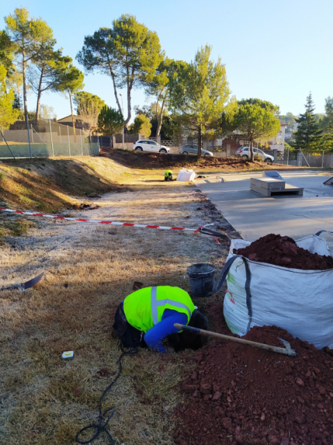 Nous punts de llum a la pista esportiva de l’Eixample.