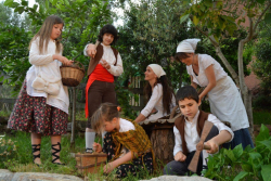 Fotografia guanyadora del concurs Ens vestim del s. XVIII.