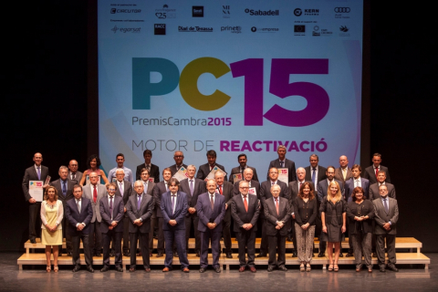 Les empreses premiades amb els representants institucionals. Font: Cambra de Comerç de Terrassa.