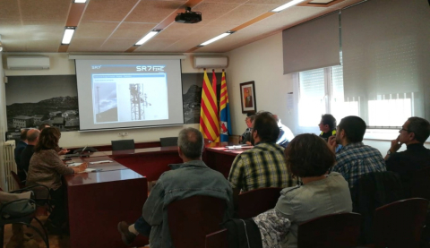 Reunió a la Sala de Plens de l'Ajuntament.