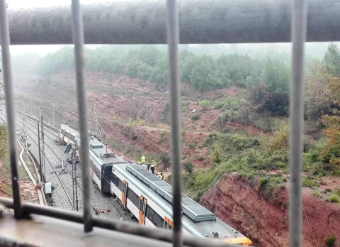 El lloc de l'accident, des d'un pont sobre les vies.