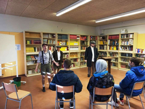Teatre social a l’Institut de Vacarisses.