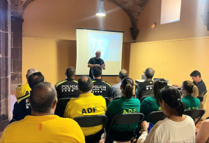 L'alcalde de Vacarisses va donar la benvinguda a la xerrada informativa d'ahir.
