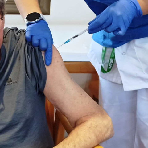 Segona dosi de la vacuna contra la Covid-19 a la residència La Masia.