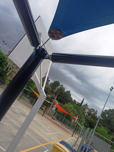 Noves zones d’ombra a l’escola Pau Casals