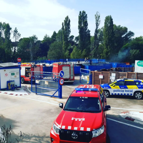 Incendi a la deixalleria municipal.