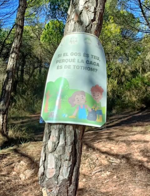 Famílies de La Font de l’Orpina netegen deixalles de camins i boscos.