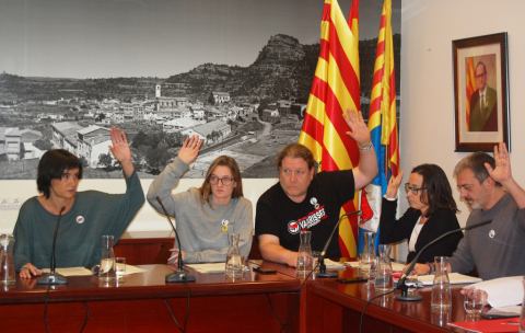 L’equip de govern, en un moment de les votacions del ple d’ahir.
