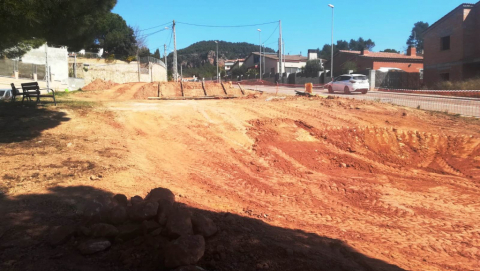 Obres a la plaça del C/ del Rossinyol.