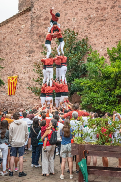 Castells de sis a Vacarisses