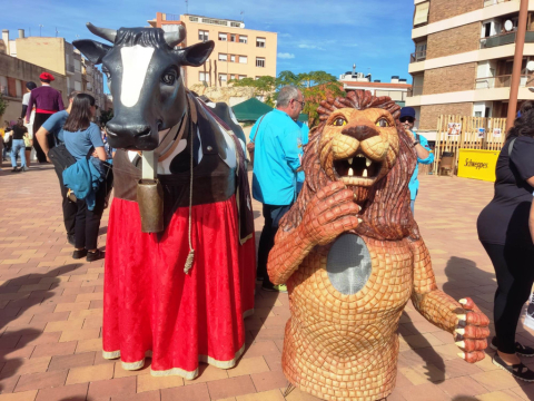 La Vaca Xula, padrina del gegantó de l’IES Constantí.