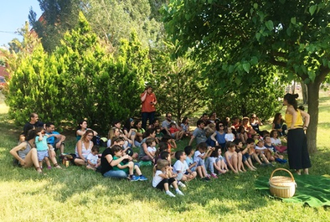 L'hora del conte al Parc de Can Serra.