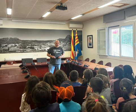 L’escola Pau Casals visita l’Ajuntament.