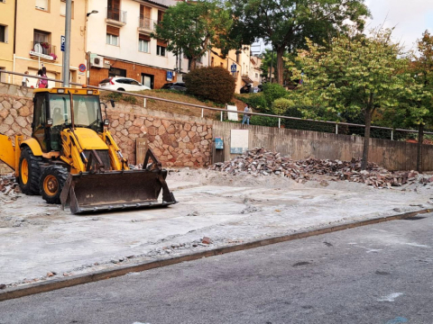 Obres de millora de la plaça Joan Bayà.