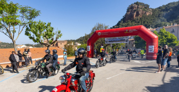 Sortida de la XXXIII Vacaclàssic Vacarisses. Font: Moto Clàssic Vacarisses
